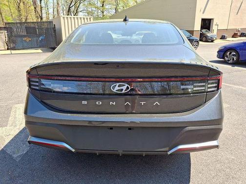 2025 Hyundai SONATA SE