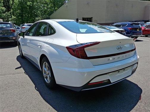 2023 Hyundai SONATA SE