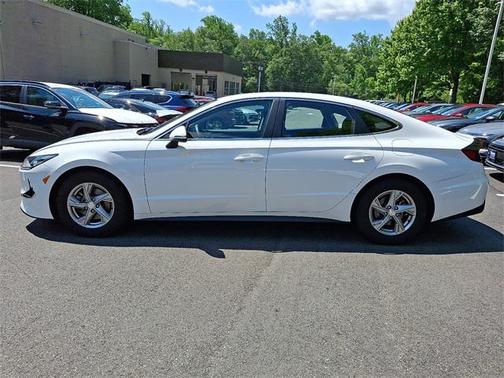 2023 Hyundai SONATA SE
