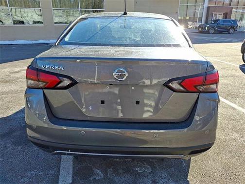 2022 Nissan Versa 1.6 S