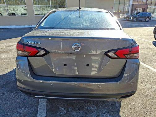 2022 Nissan Versa 1.6 S