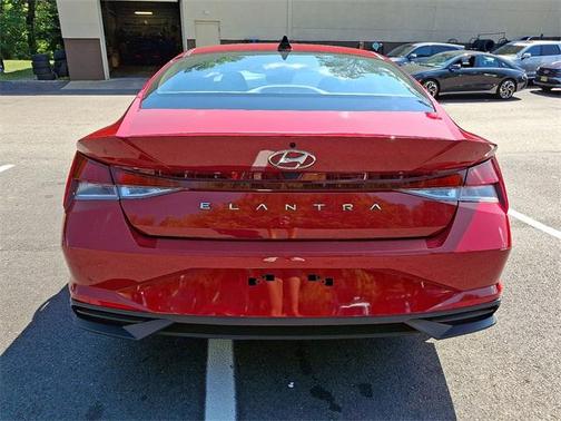2023 Hyundai ELANTRA SE