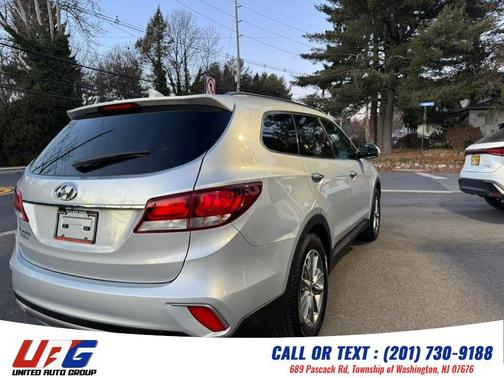 2017 Hyundai SANTA FE SE