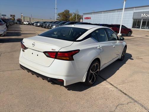 2025 Nissan Altima SR FWD