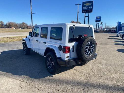 2024 Jeep Wrangler 4-Door Sahara 4x4
