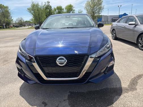 2022 Nissan Altima SR FWD