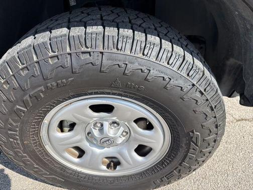 Super Black 2022 Nissan Frontier S