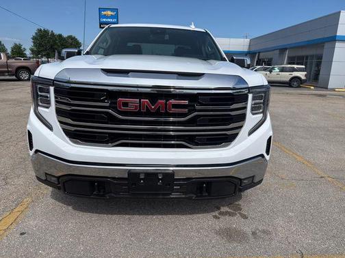 Summit White 2025 GMC Sierra 1500 SLT