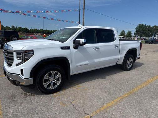 Summit White 2025 GMC Sierra 1500 SLT