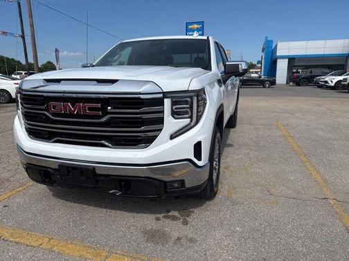 Summit White 2025 GMC Sierra 1500 SLT