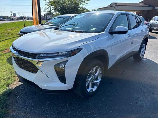 Summit White 2026 Chevrolet Trax LS