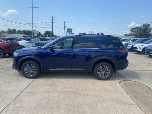 2025 Nissan Pathfinder SV 4WD