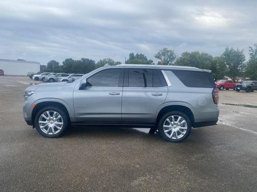 2023 Chevrolet Tahoe 4WD High Country