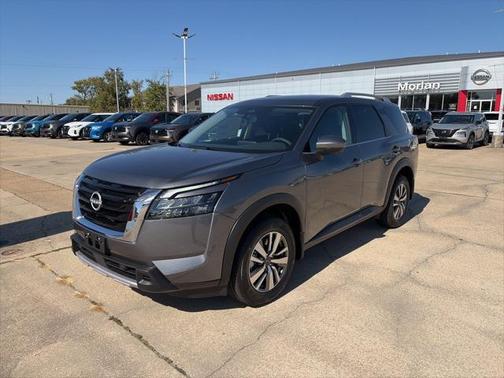2025 Nissan Pathfinder SL 4WD