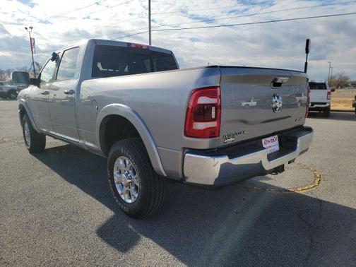 Billet Silver Metallic Clearcoat 2021 RAM 2500 Laramie Crew Cab 4x4 6'4' Box