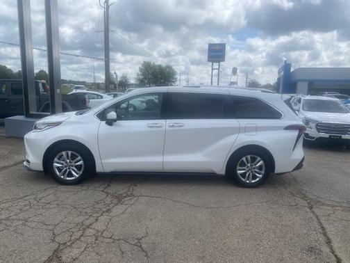 2025 Toyota Sienna Limited 7-Passenger