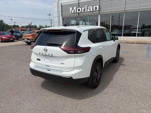 Everest White Pearl Tricoat 2026 Nissan Rogue SV