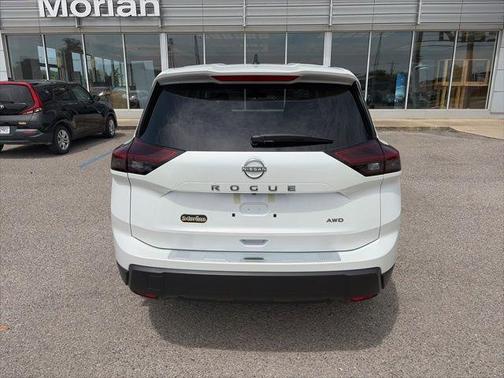 Everest White Pearl Tricoat 2026 Nissan Rogue SV