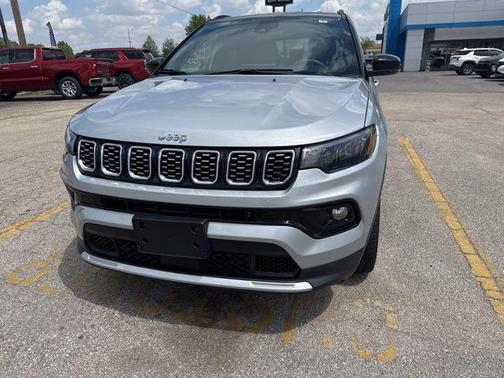 Silver Zynith Metallic Clearcoat 2025 Jeep Compass Limited