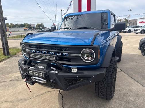 Blue Metallic 2022 Ford Bronco Base