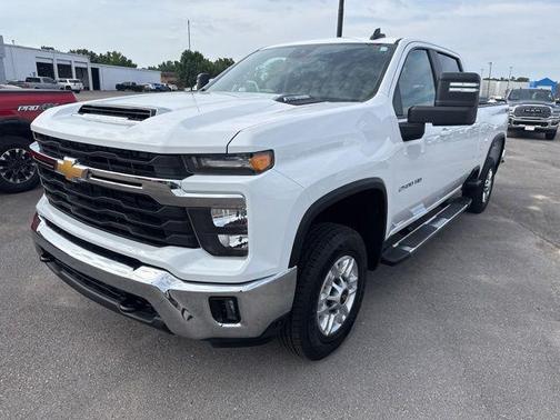 Summit White 2025 Chevrolet Silverado 2500 LT