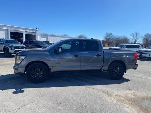 2024 Nissan Titan SV
