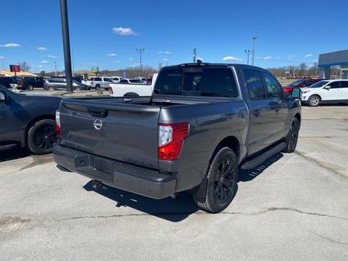 2024 Nissan Titan SV
