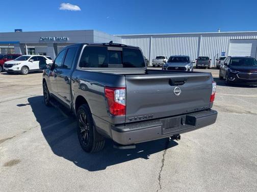 2024 Nissan Titan SV