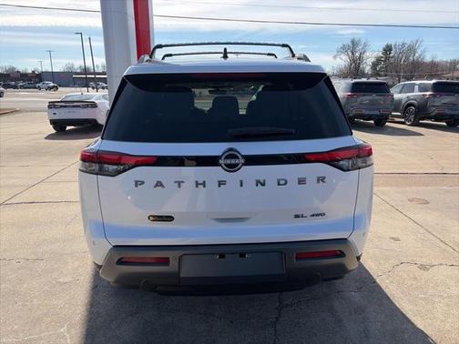 2026 Nissan Pathfinder SL