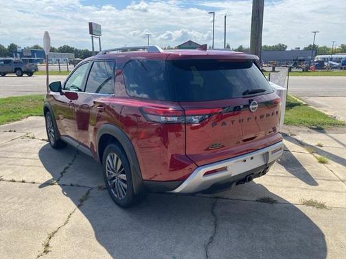 2025 Nissan Pathfinder SL 4WD