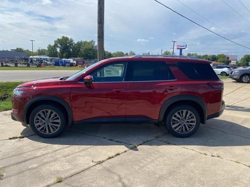2025 Nissan Pathfinder SL 4WD