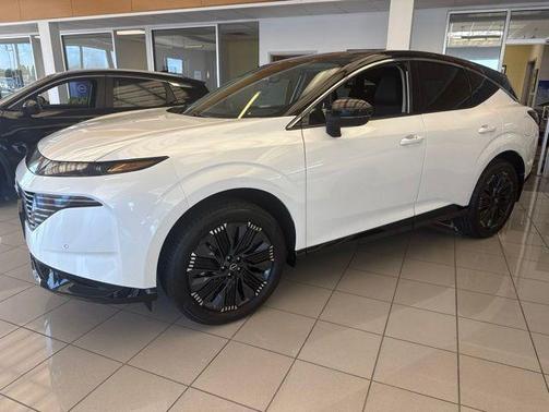 Everest White Pearl/Black 2026 Nissan Murano Platinum