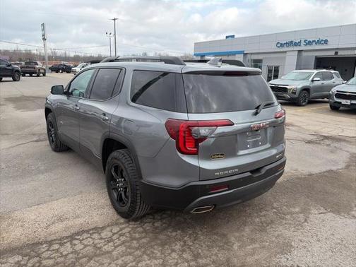 2022 GMC Acadia AWD AT4