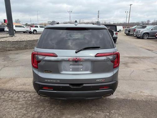 2022 GMC Acadia AWD AT4