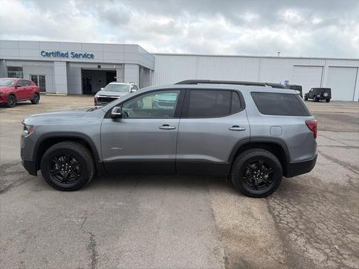 2022 GMC Acadia AWD AT4