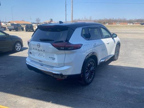 Everest White Pearl/Super Black 2024 Nissan Rogue Platinum