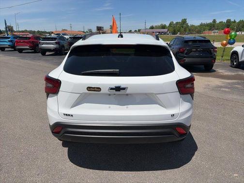 Summit White 2026 Chevrolet Trax LT