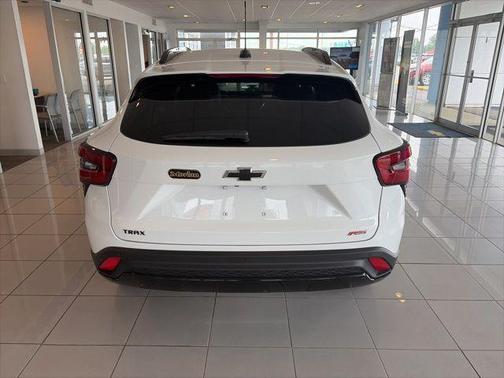 Summit White 2026 Chevrolet Trax FWD 2RS