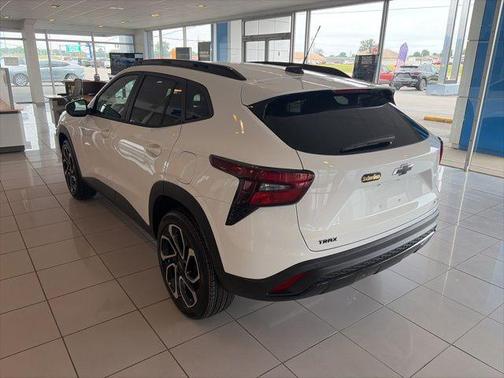 Summit White 2026 Chevrolet Trax FWD 2RS