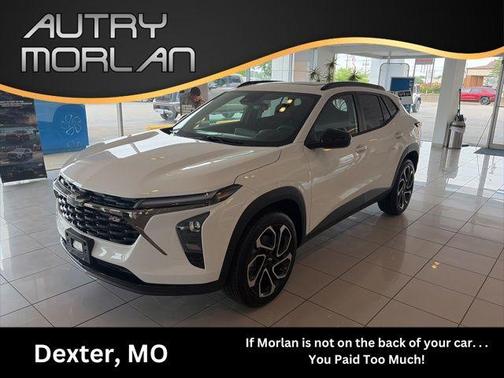 Summit White 2026 Chevrolet Trax FWD 2RS