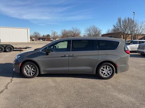 2025 Chrysler Pacifica L