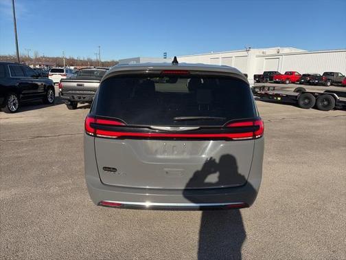 2025 Chrysler Pacifica L