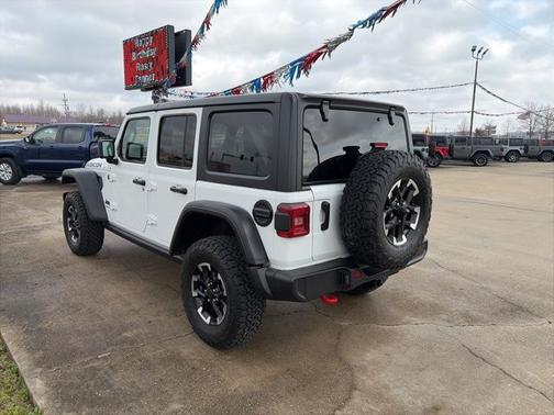 Bright White Clearcoat 2025 Jeep Wrangler Rubicon