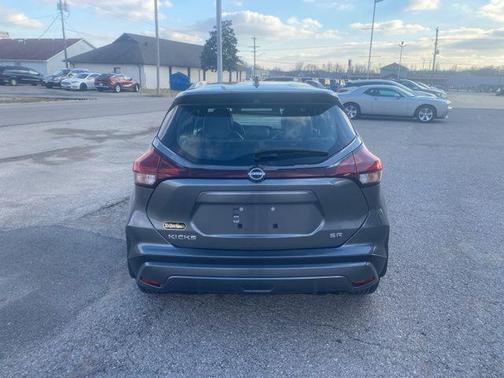 2024 Nissan Kicks SR