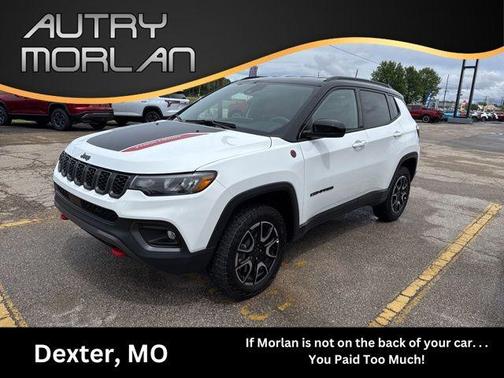 Bright White Clearcoat 2025 Jeep Compass Trailhawk