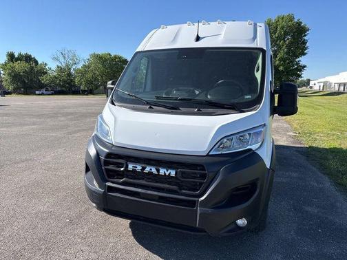 Bright White Clearcoat 2025 RAM ProMaster 2500 Tradesman