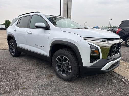 Polar White Tricoat 2026 Chevrolet Equinox FWD ACTIV