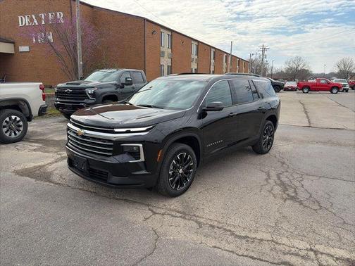 Mosaic Black Metallic 2026 Chevrolet Traverse LT