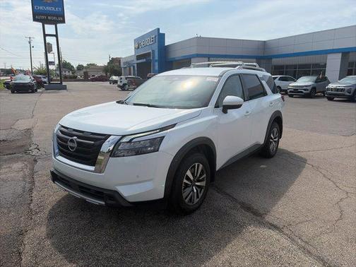 Everest White Pearl Tricoat 2025 Nissan Pathfinder SL 4WD