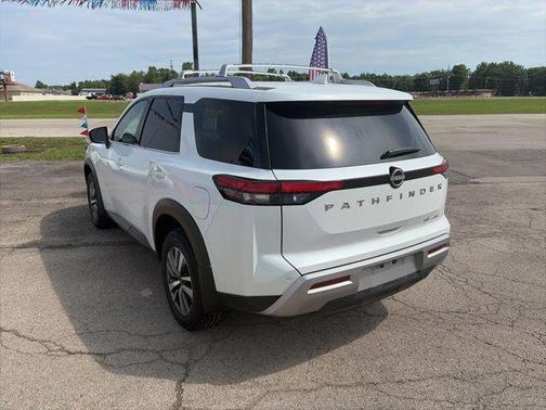 Everest White Pearl Tricoat 2025 Nissan Pathfinder SL 4WD